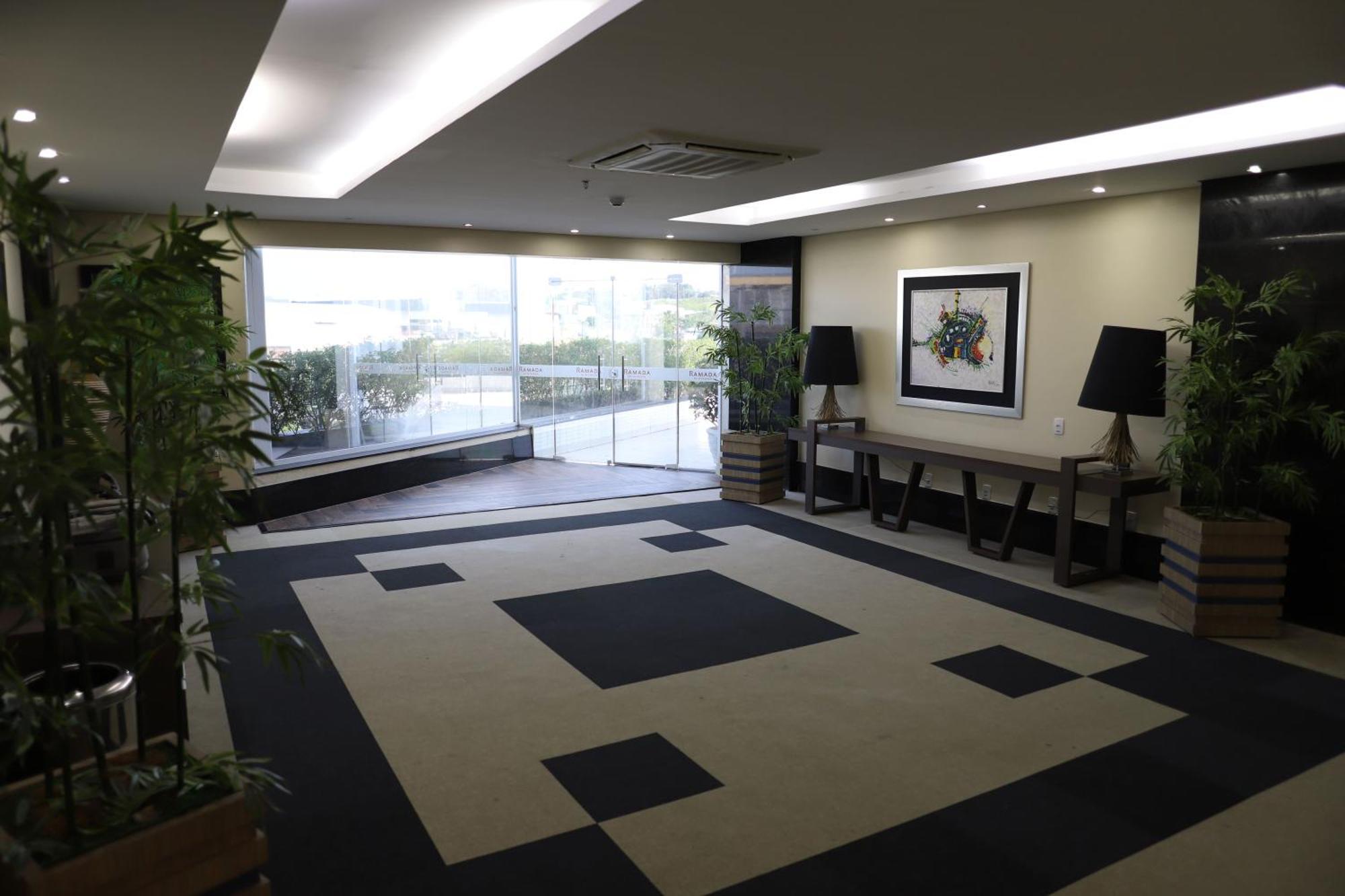 Hotel Ramada By Wyndham Manaus Torres Center Exterior foto